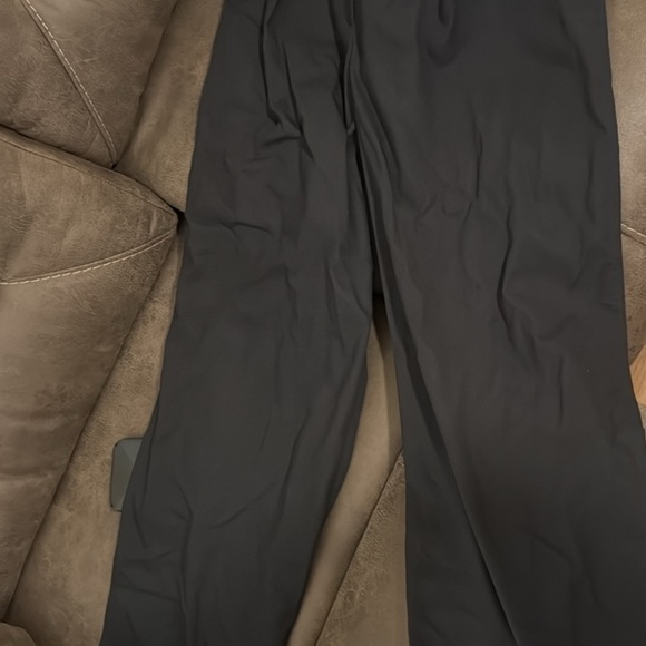 Women’s lulu lemon trouser pants size 4 - Picture 3 of 3